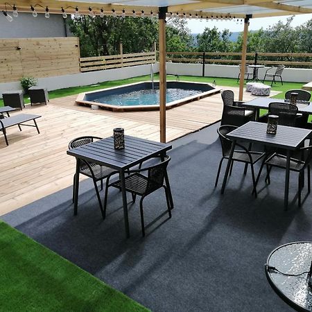 Lapausedegout chambres table d'hôtes piscine et terrasse Lachapelle-Auzac Extérieur photo